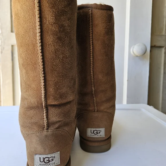 UGG Classic Tan Suede Boots - Picture 6 of 7